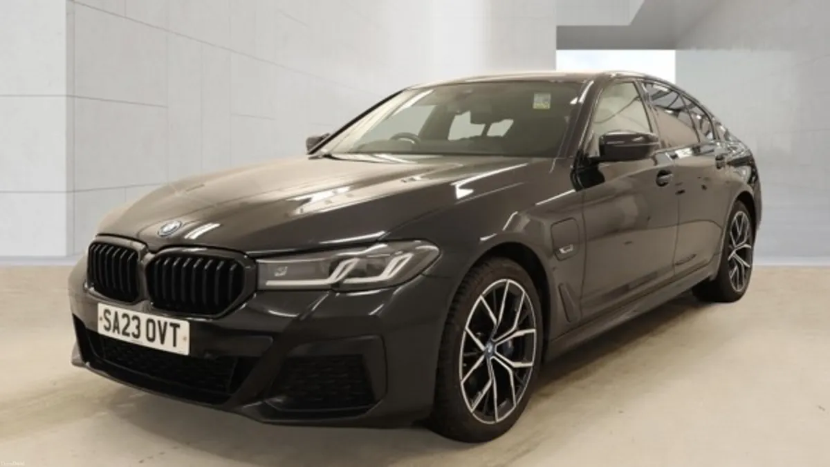 BMW 5-Series 530e M Sport 2023 - Image 2
