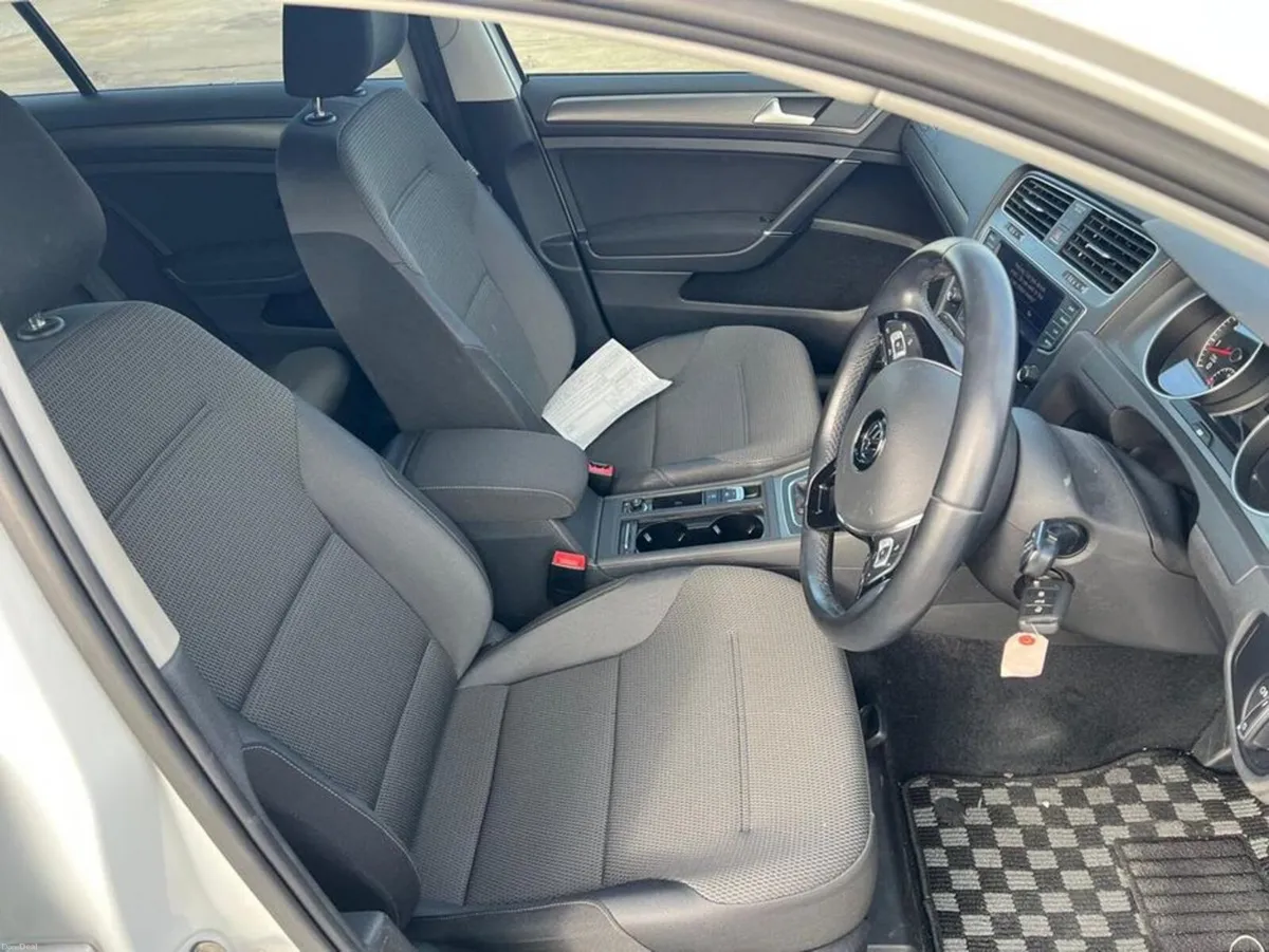 Volkswagen Golf TSI Comfort Line Blue Motion - Image 3