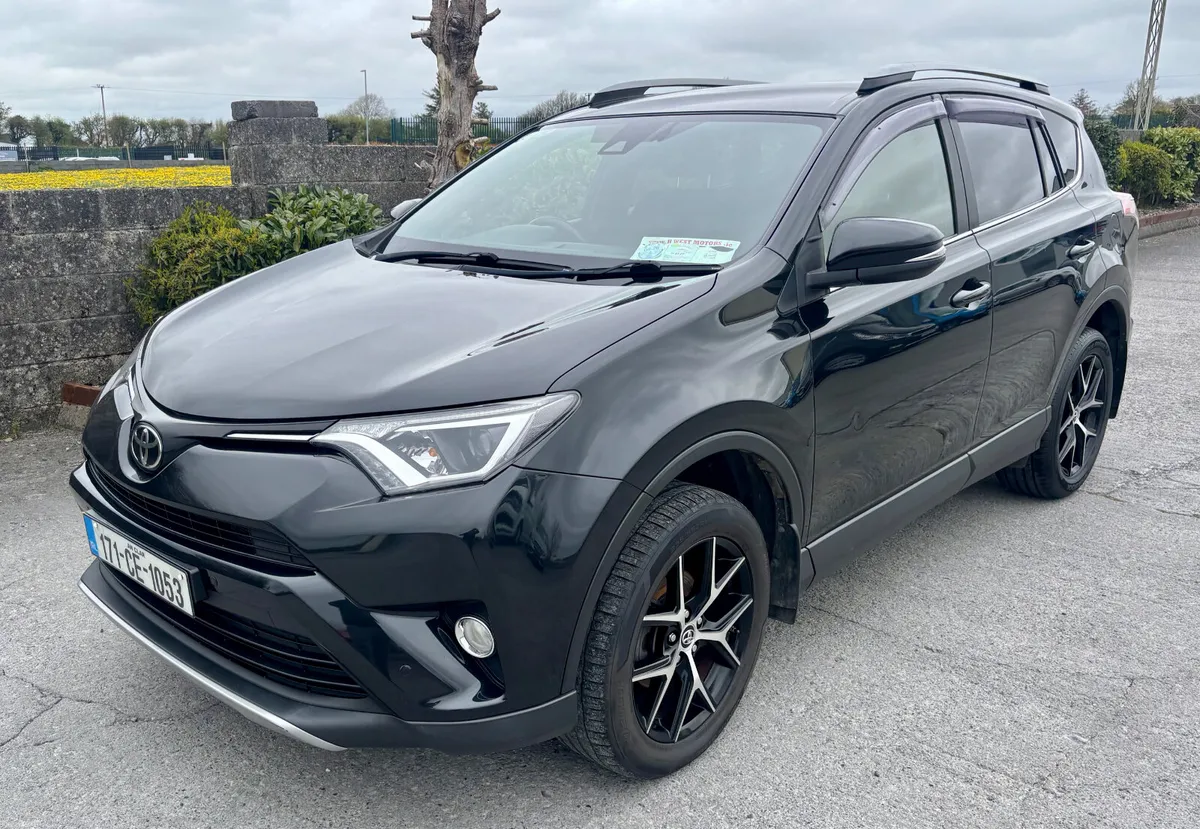 2017 Toyota RAV4 2.0L Diesel LOW KMS - Image 3