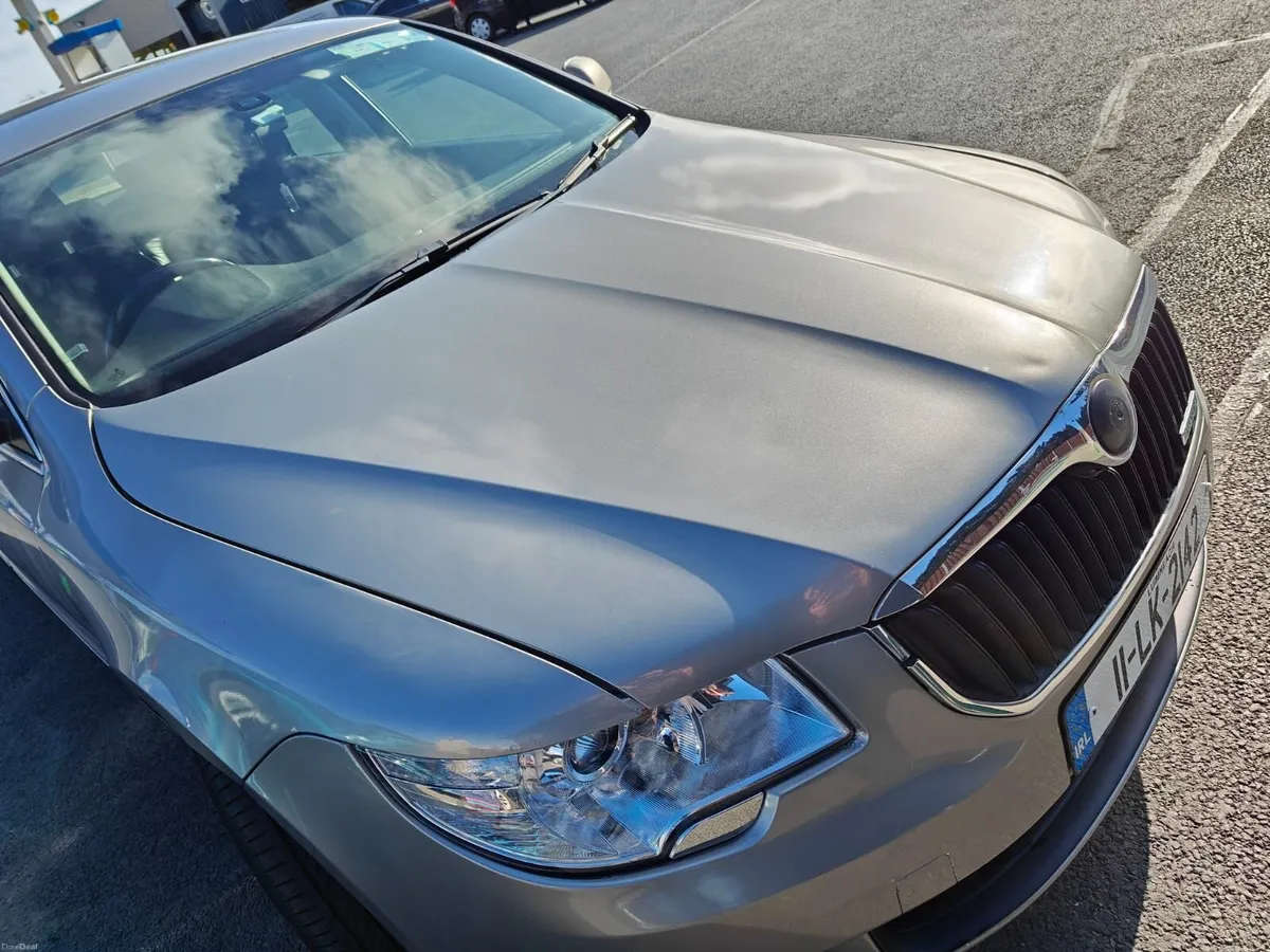 Skoda Superb 2011 1.6 TDI Ambiente - Image 2
