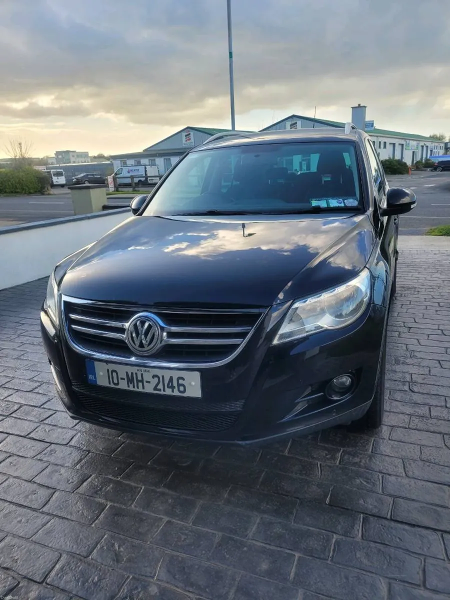 Volkswagen Tiguan 2010 - Image 2