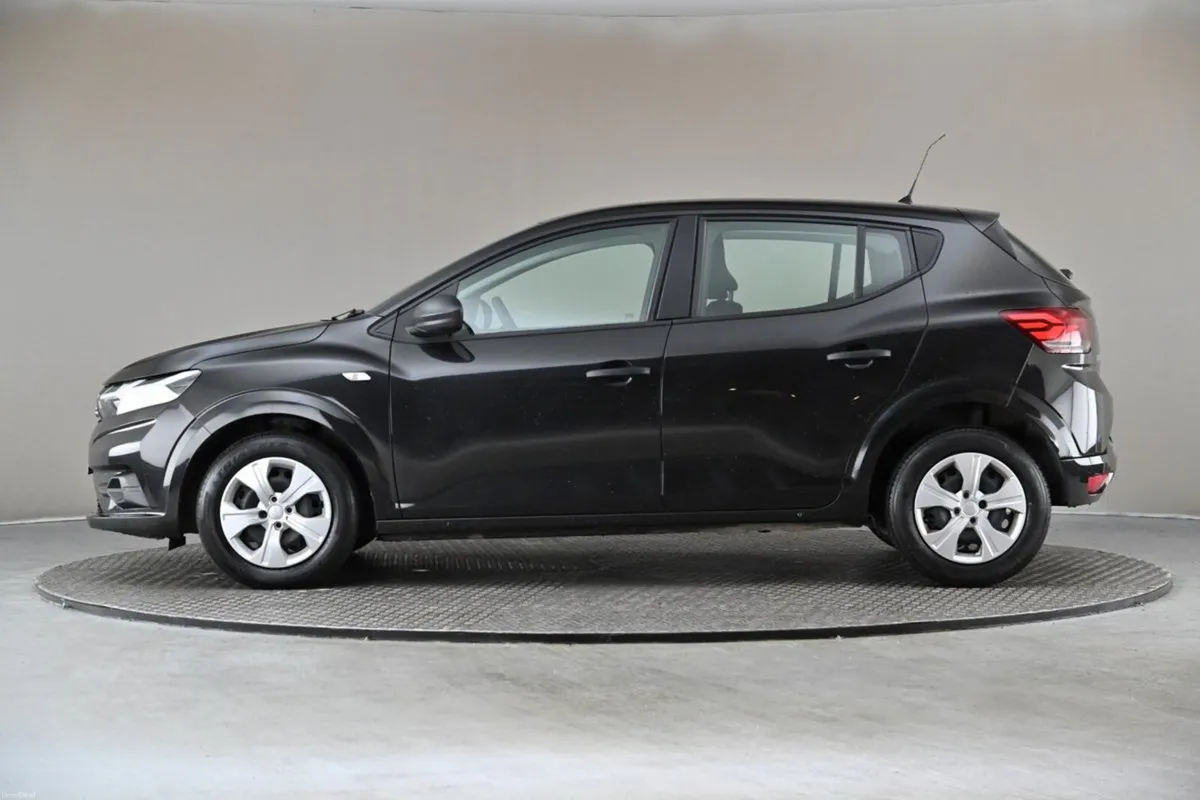 Dacia Sandero 1.0 TCE ESSENTIAL 90BHP 5SPD NBI - Image 4