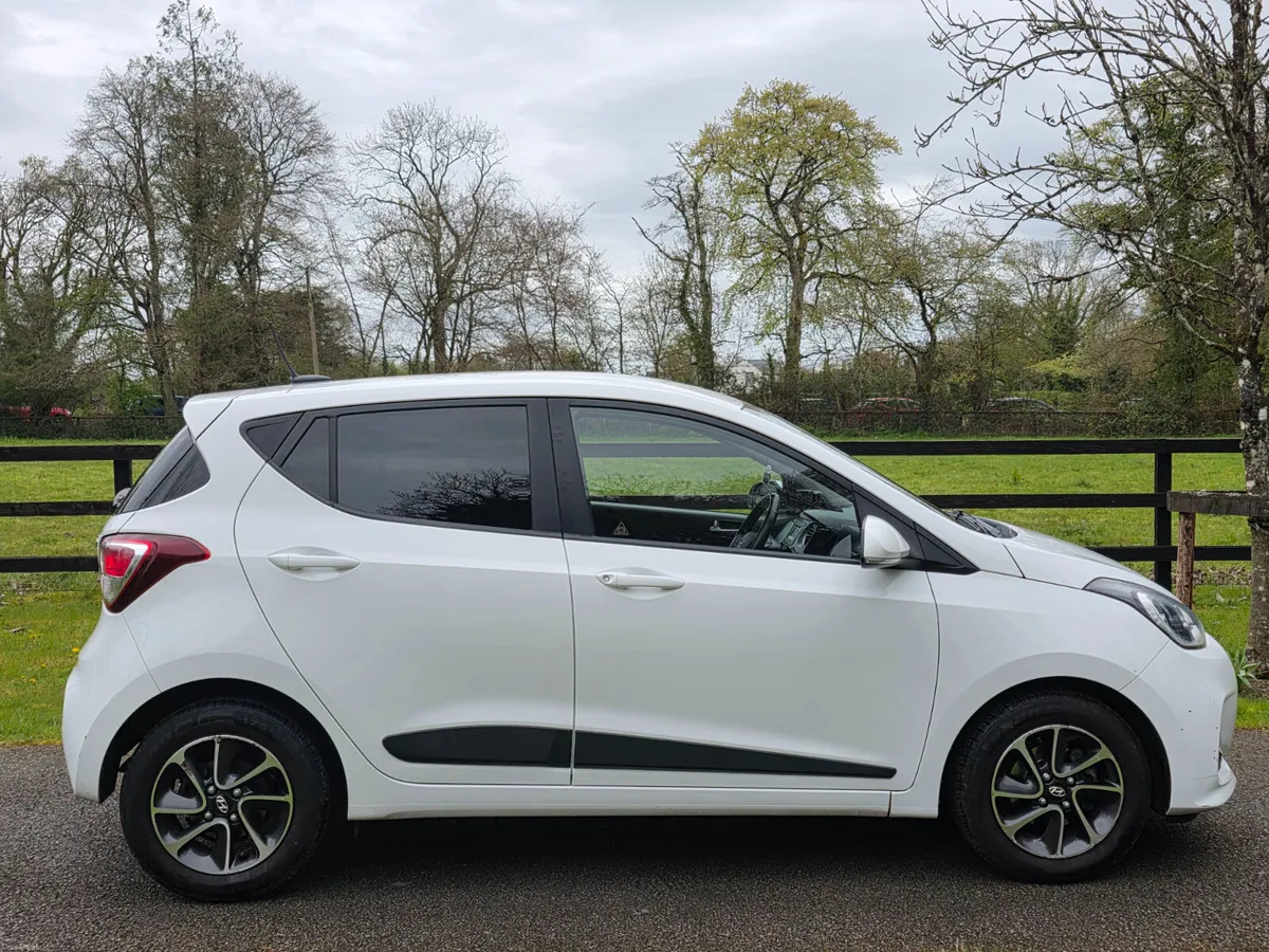 181 Hyundai i10 1ltr PREMIUM FHSH TAX AND TEST - Image 2