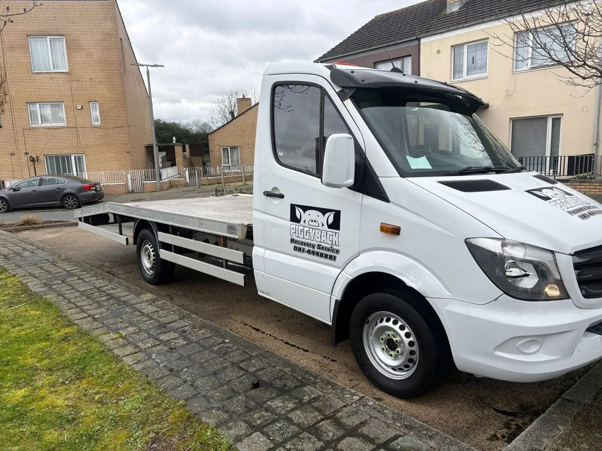 2015 Mercedes sprinter recovery truck - Image 4