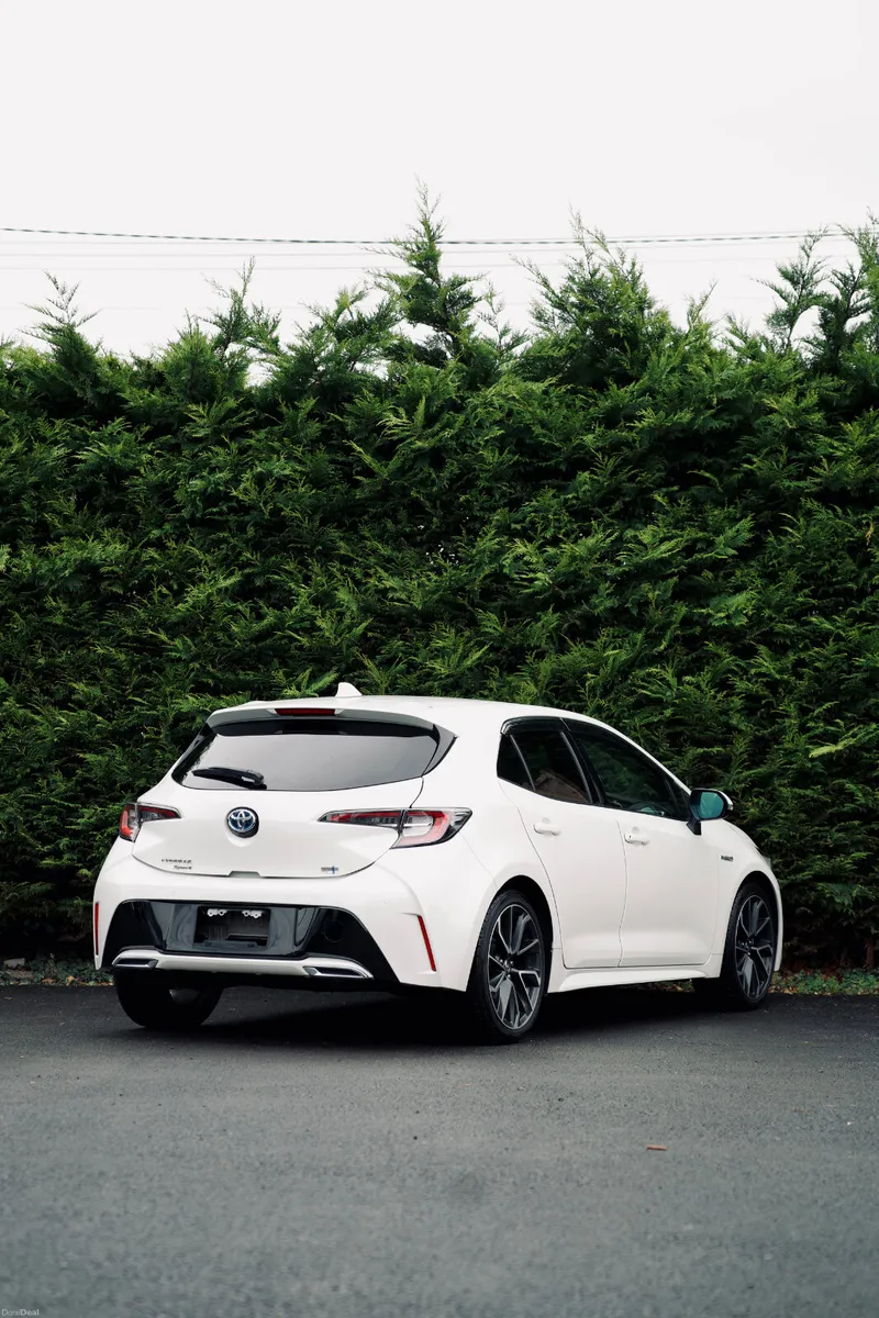 Toyota Corolla 1.8 Sports Hybrid 2019 - Image 3
