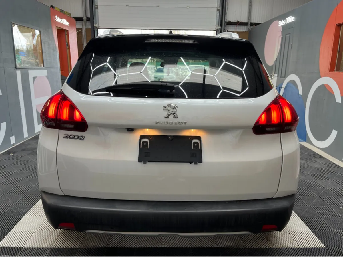 Peugeot 2008 2020 PEUGEOT 2008 1.2 AUTOMATIC / CRU - Image 3