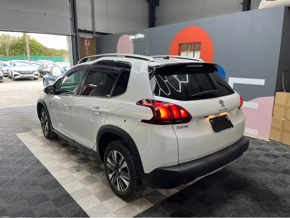 Peugeot 2008 2020 PEUGEOT 2008 1.2 AUTOMATIC / CRU - Image 4
