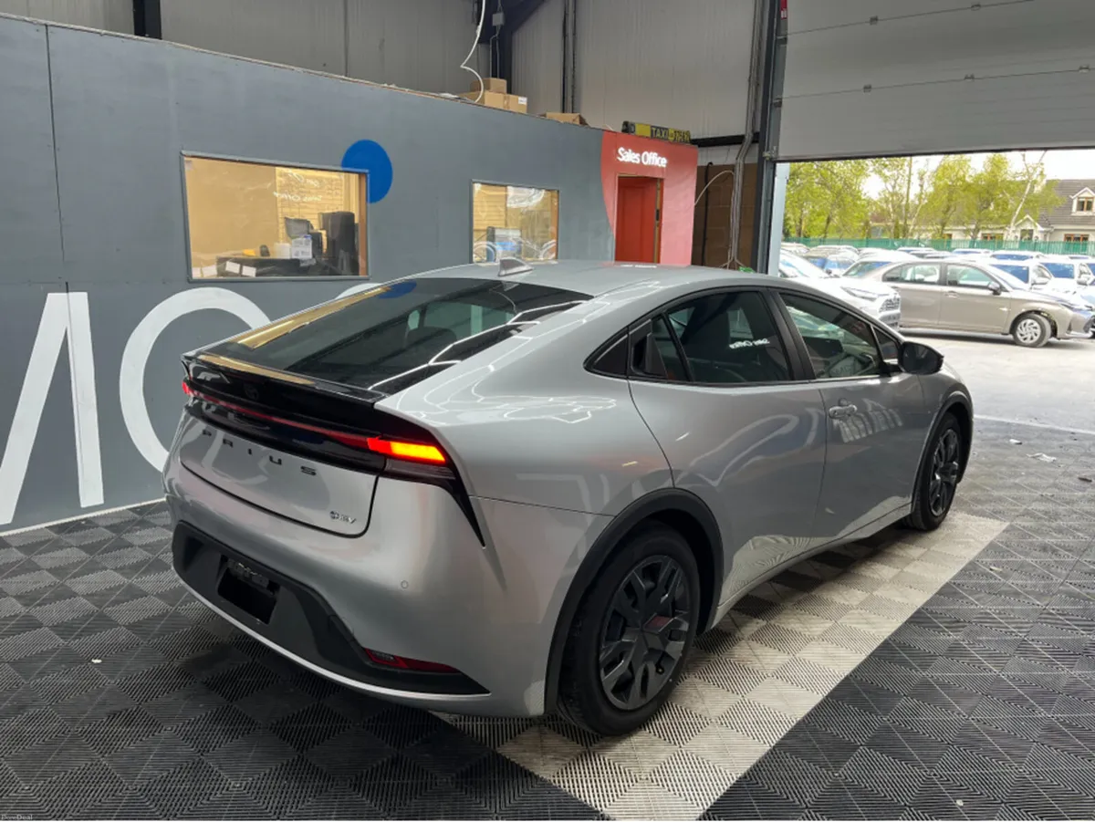 Toyota Prius €33950 2025 TOYOTA PRIUS X 1.8 AUTOMA - Image 2