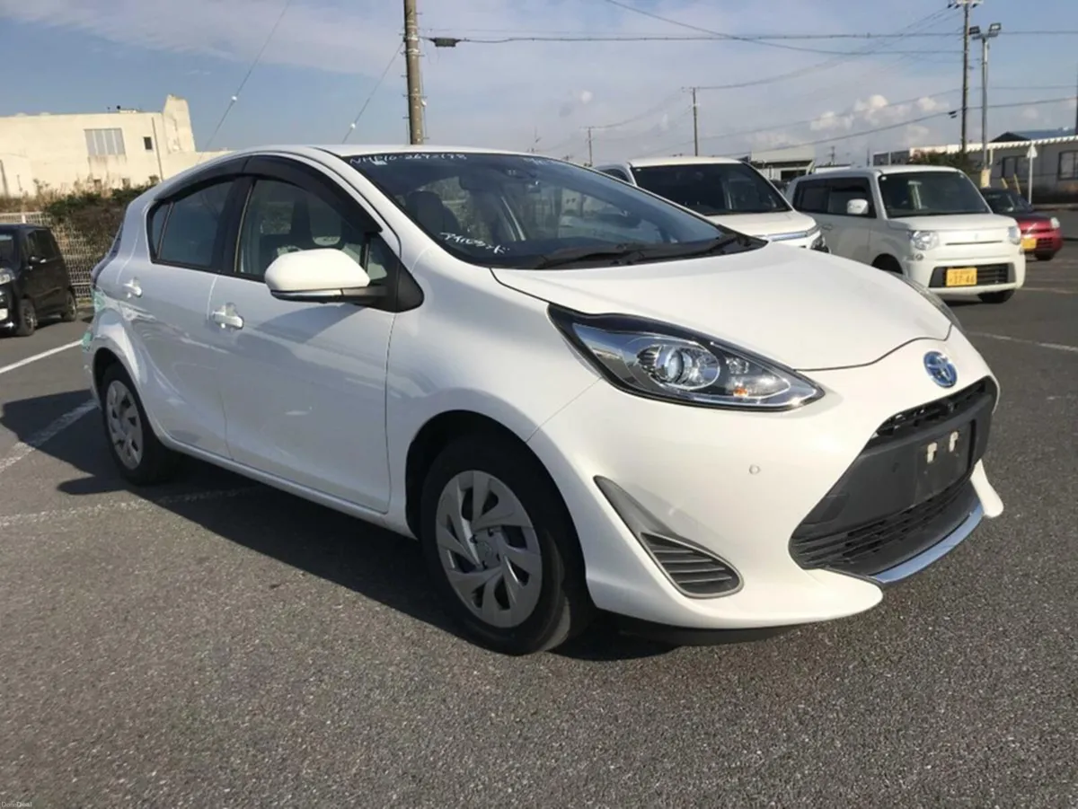 Toyota Aqua S BUSINESS AUTOMATIC HYBRID 1.5 PETROL