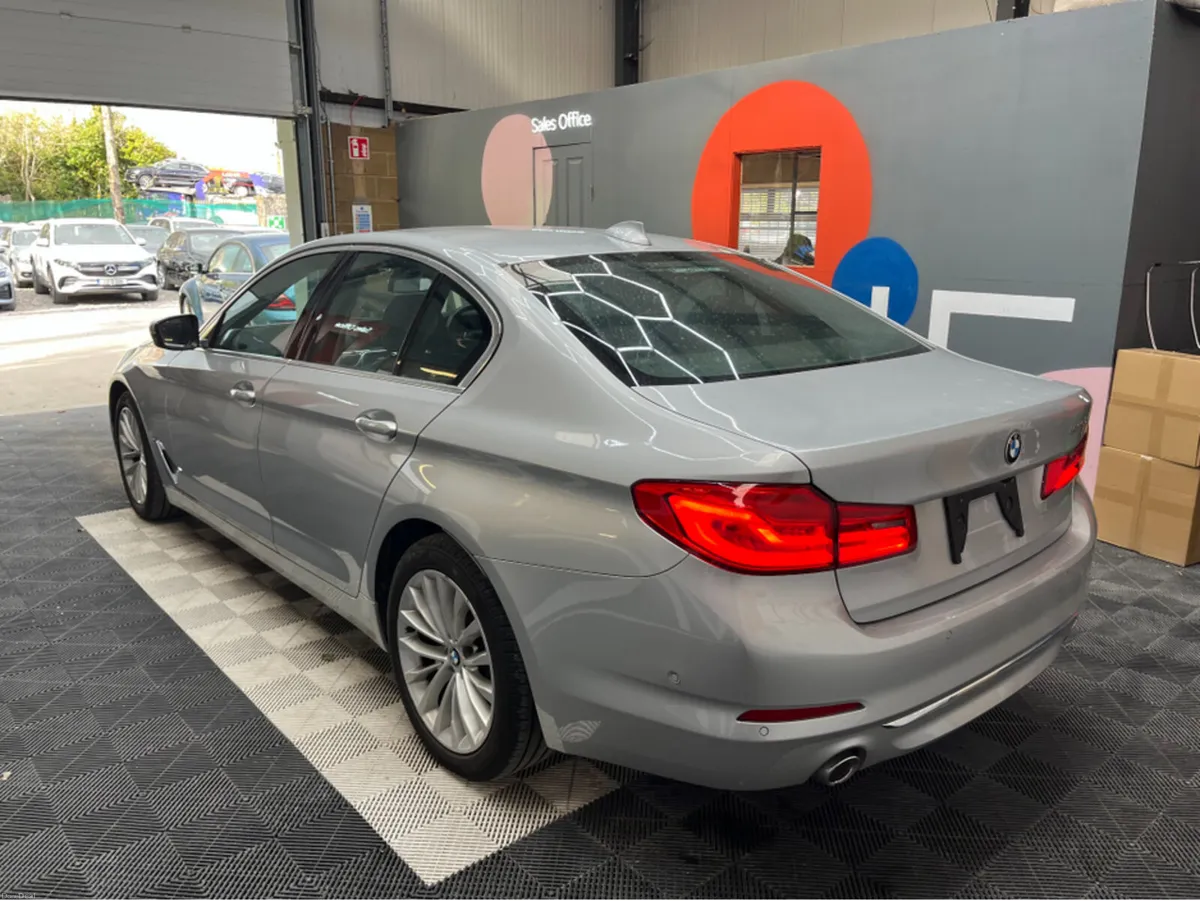 BMW 5-Series 2019 BMW 523D LUXURY 2.0 AUTOMATIC / - Image 4