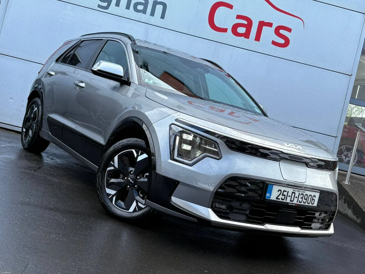 2025 Kia e Niro K3 SEM,  Leather, 17" Alloys - Image 2