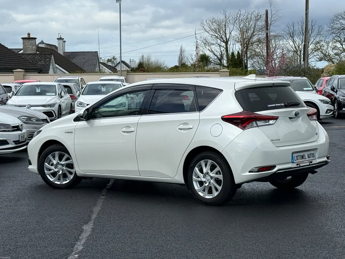 LOW MILEAGE*172 TOYOTA AURIS HYBRID 1.8 AUTOMATIC - Image 2