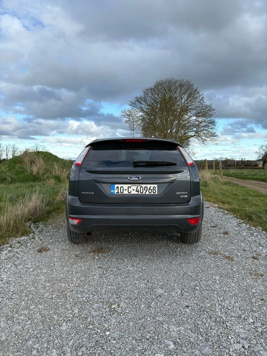Ford Focus 1.6 TDCI Zetec 108 BHP 5DR - Image 3