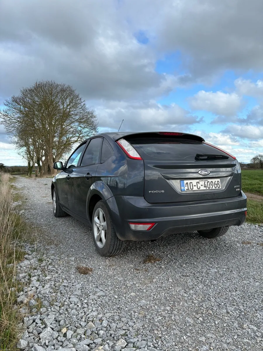Ford Focus 1.6 TDCI Zetec 108 BHP 5DR - Image 4