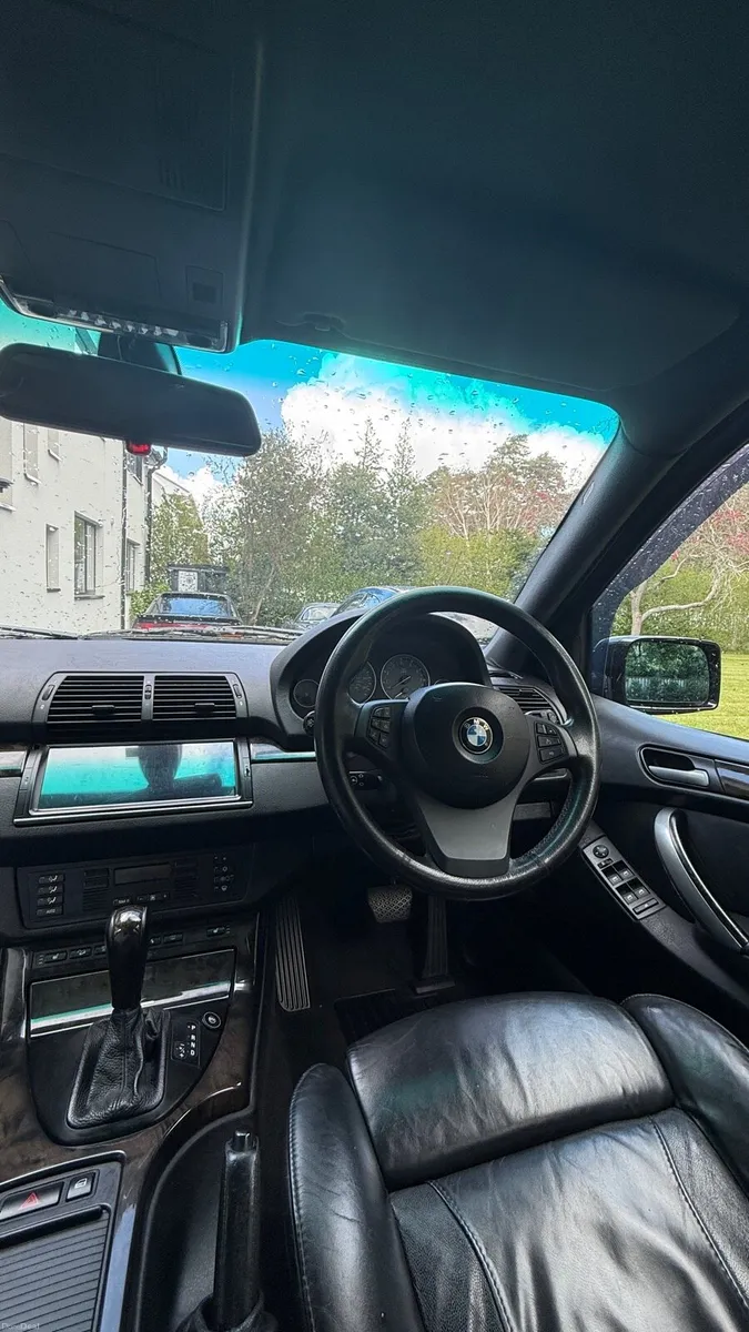 BMW X5 4.8is - Image 3