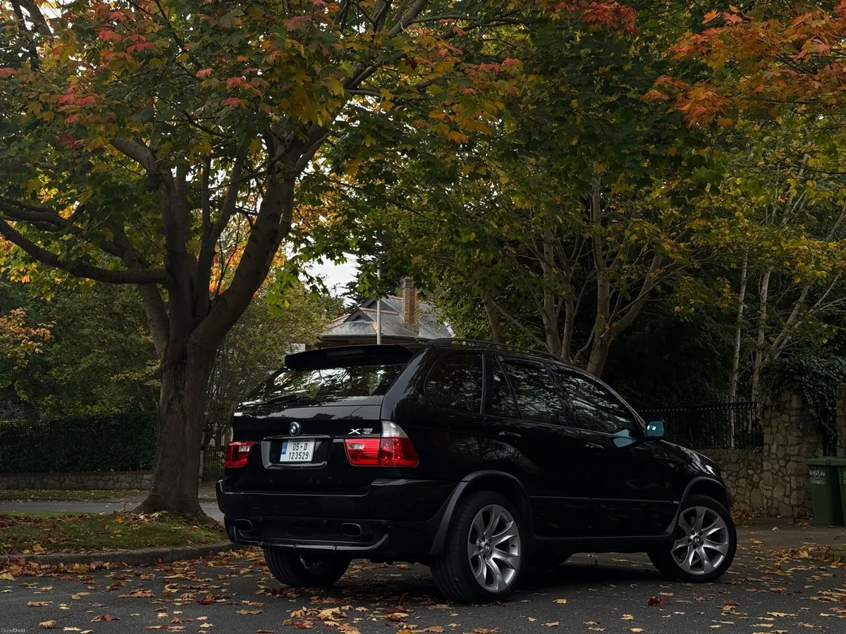 BMW X5 4.8is - Image 2