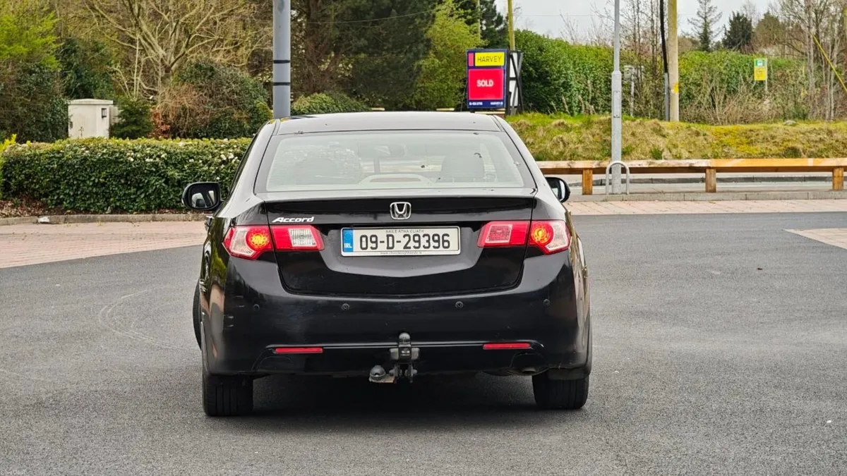 Honda Accord 2009 - Image 1