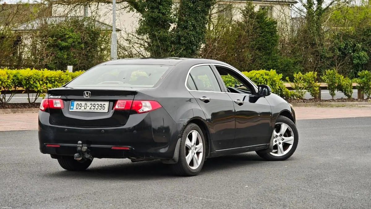 Honda Accord 2009 - Image 4