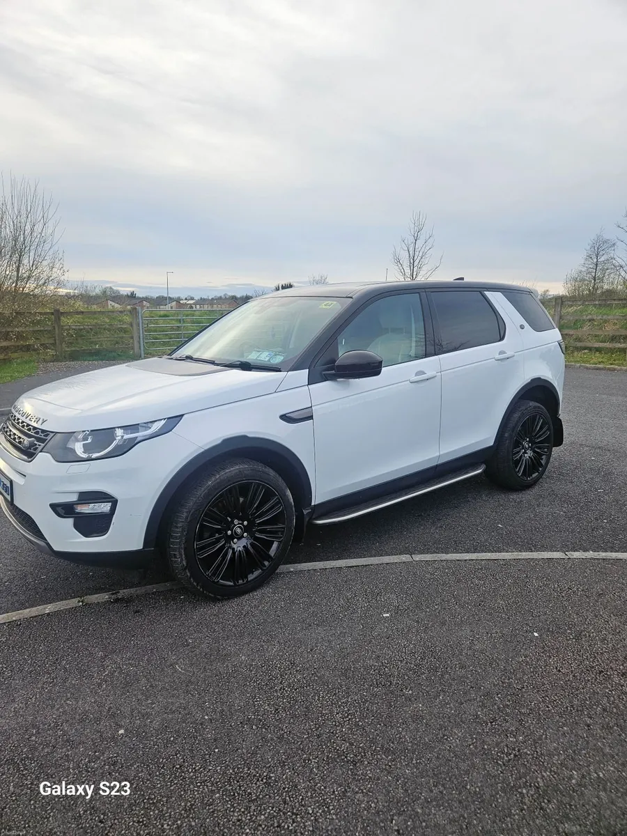 Land Rover Discovery Sport 2017 - Image 2