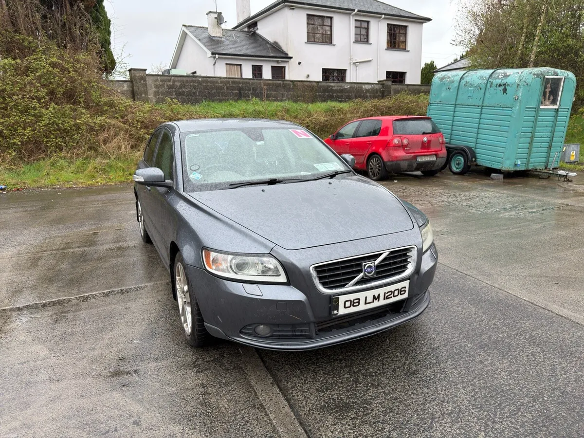 Volvo S40 - Image 1