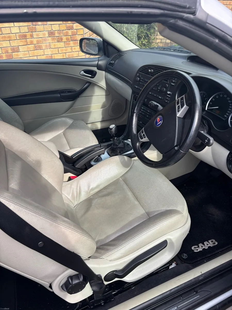 Saab 9.3 convertible - Image 4