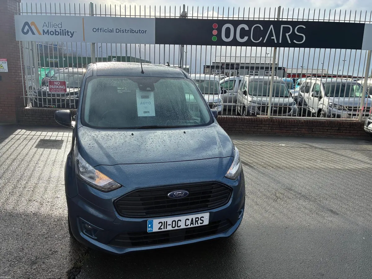 Wheelchair Accessible Taxi Ford Grand Connect - Image 1