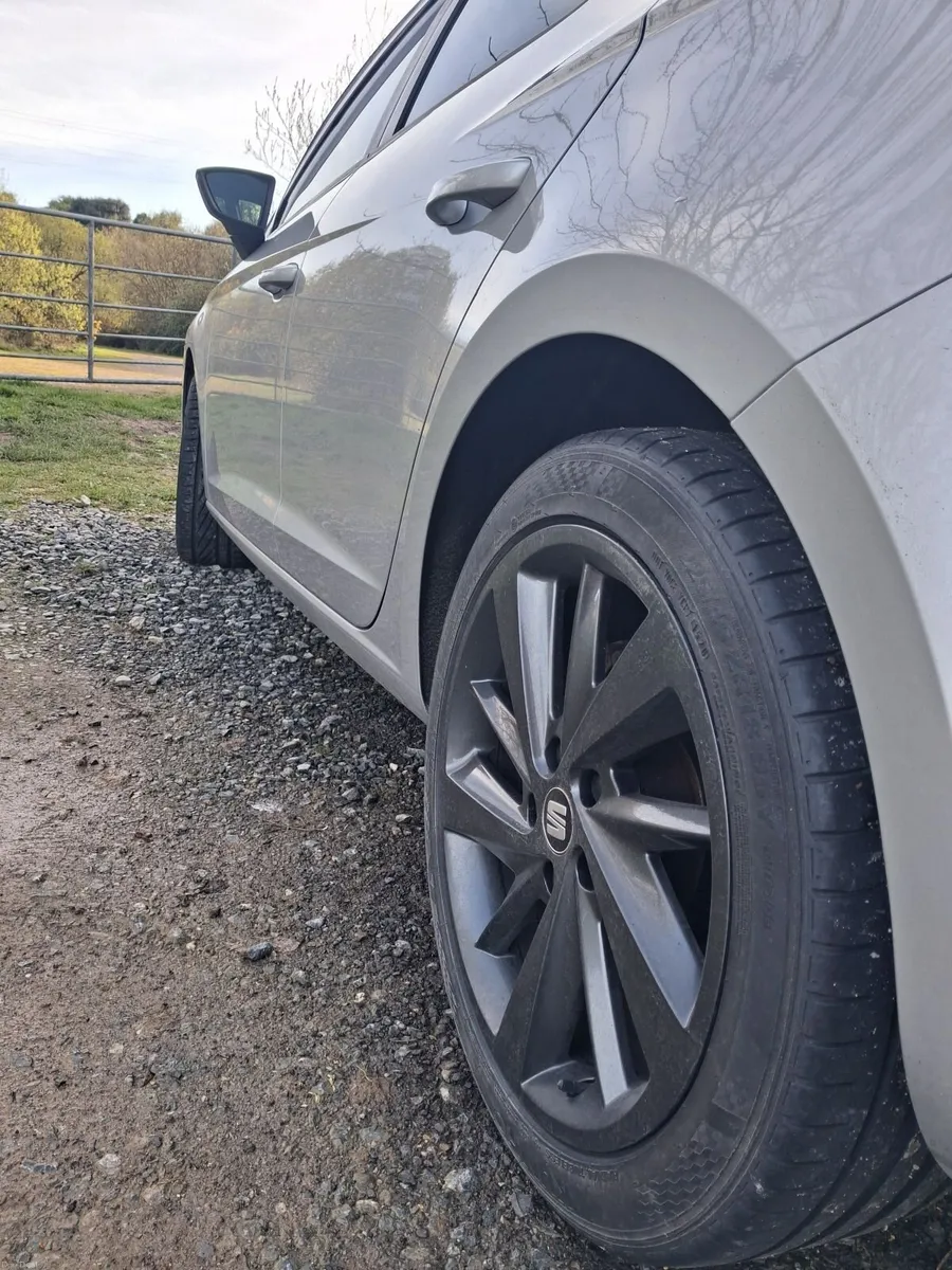 SEAT Leon 2015 - Image 2
