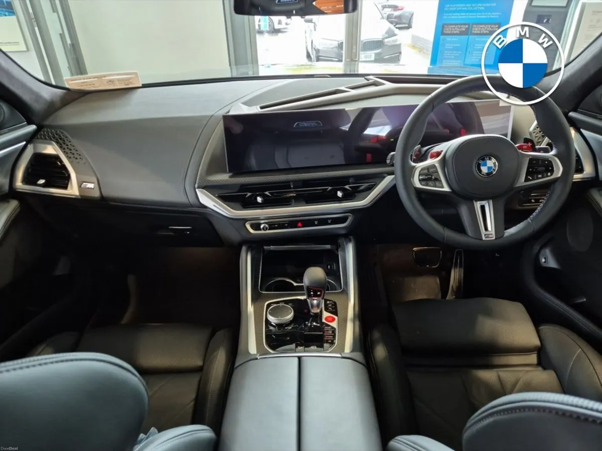 BMW XM 50e - Image 4
