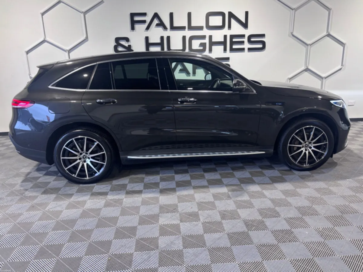 MERCEDES-BENZ EQC 400 AMG LINE 4MATIC  // 222 REG - Image 4