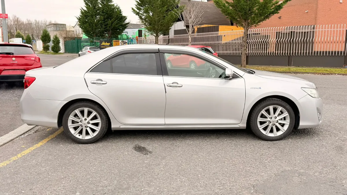 Toyota Camry Hybrid 2012 - Image 3
