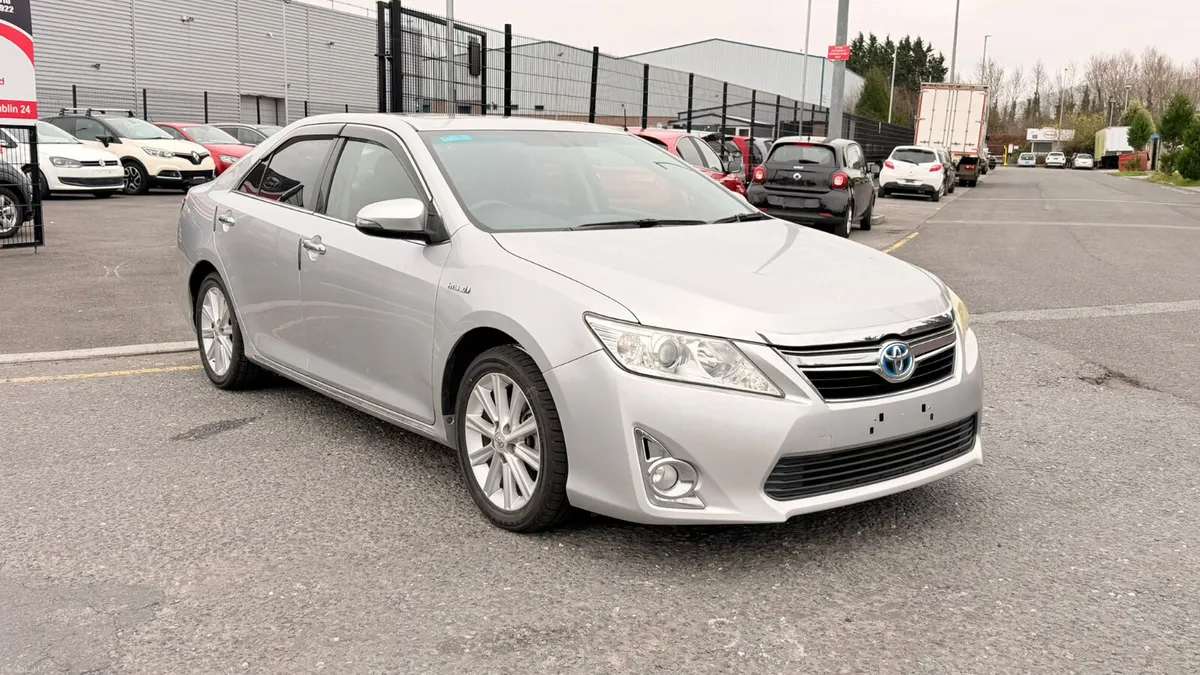 Toyota Camry Hybrid 2012 - Image 2
