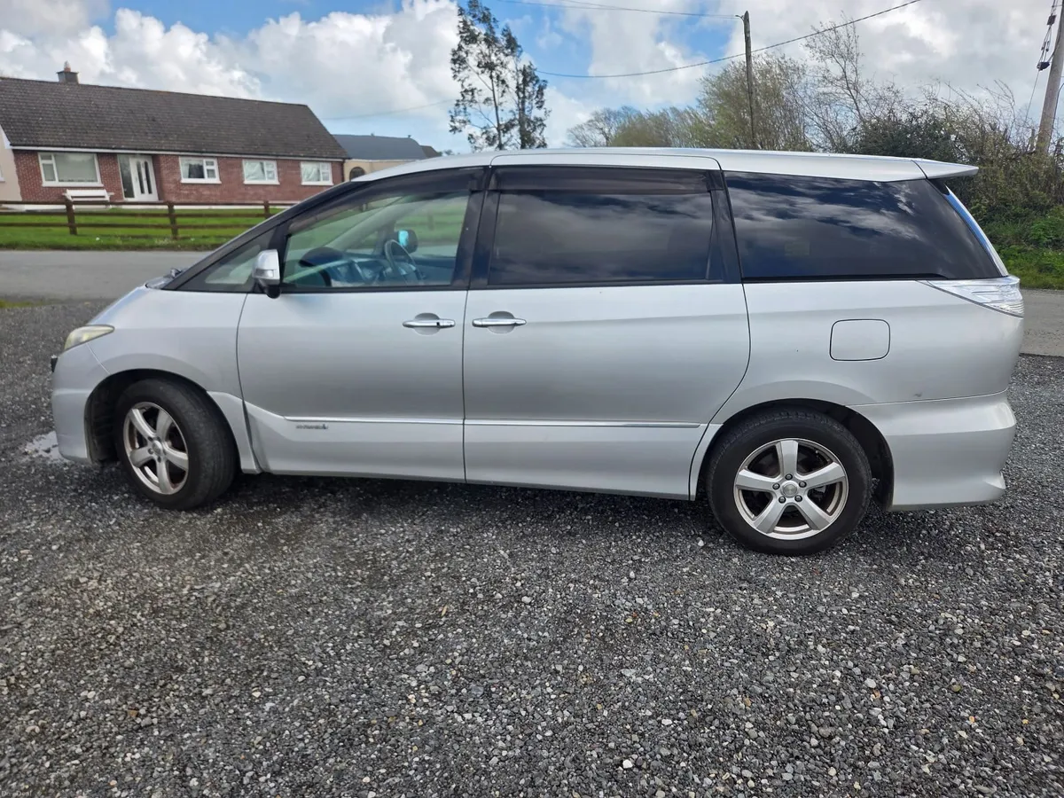 Toyota Estima 2011 - Image 4