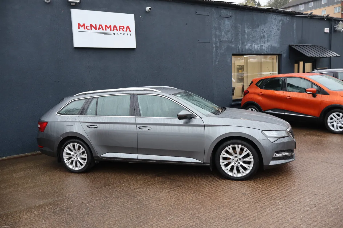 Skoda Superb Combi Huge Spec Exceptional Condition - Image 2