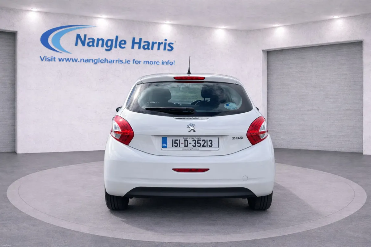 Peugeot 208 2015 - Image 4
