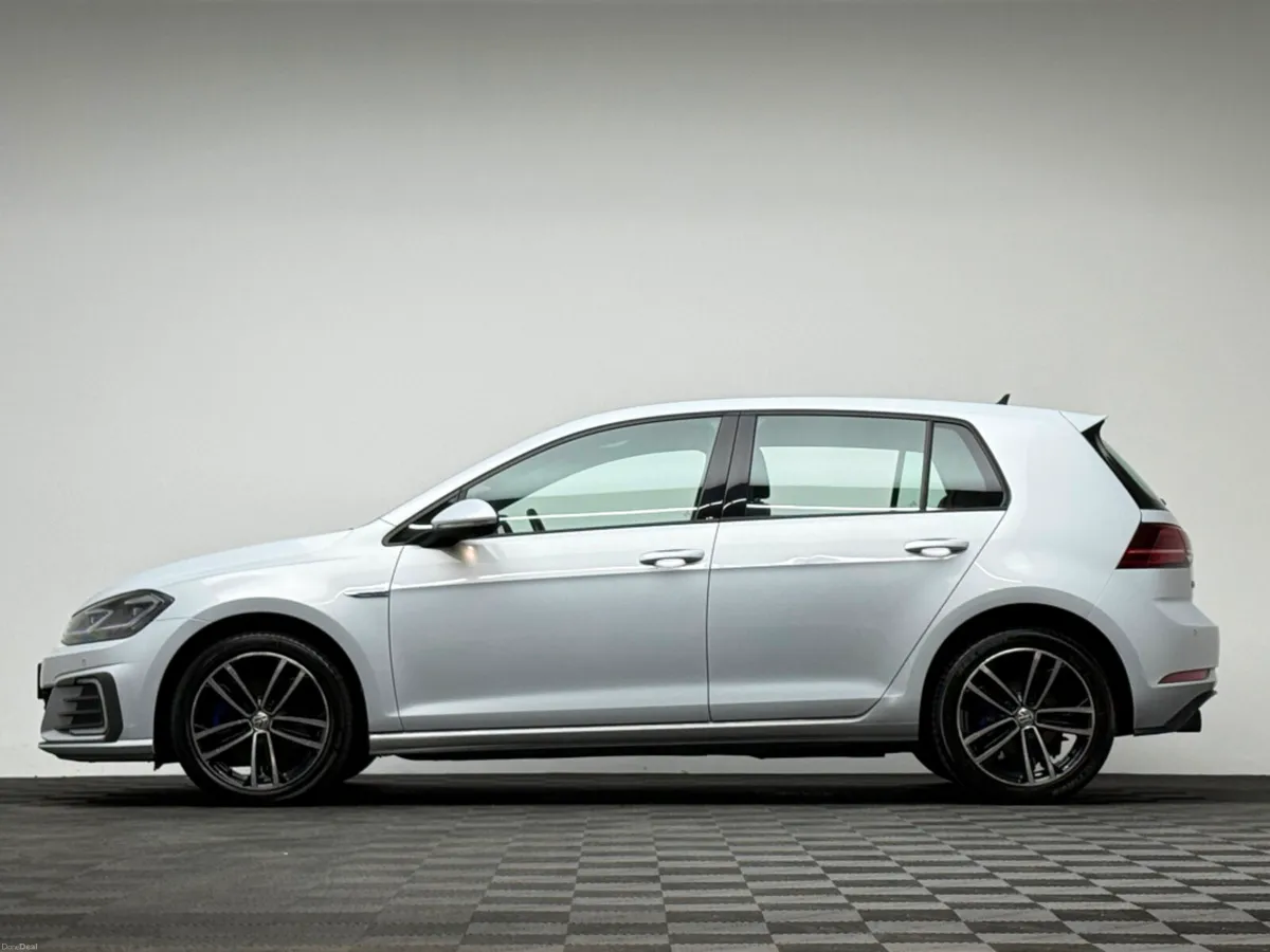Volkswagen Golf GTE 1.4 PHEV - Image 4