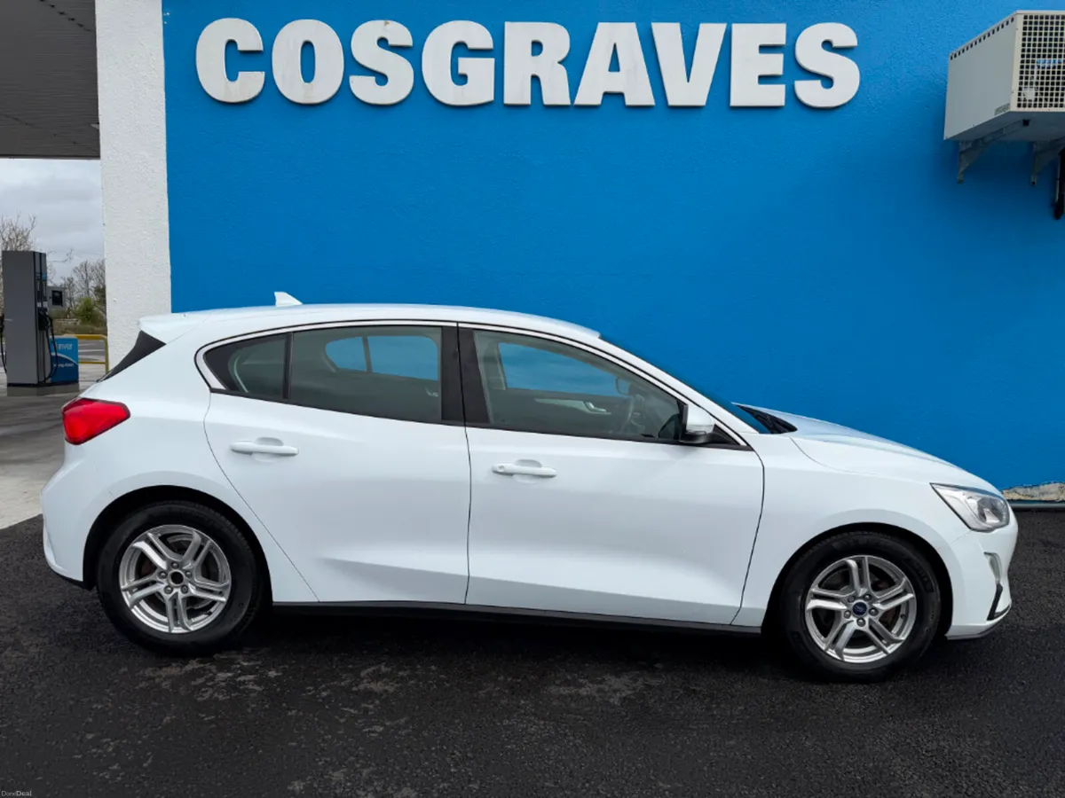 Ford Focus ZETEC TDCI * APPLE CAR PLAY / CRUISE CO - Image 2