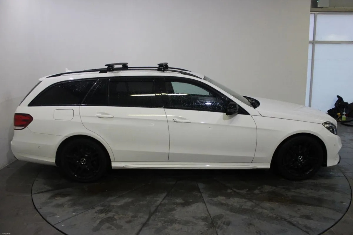 Mercedes-Benz E-Class E220 BLUETEC AMG SPORT AUTO - Image 3