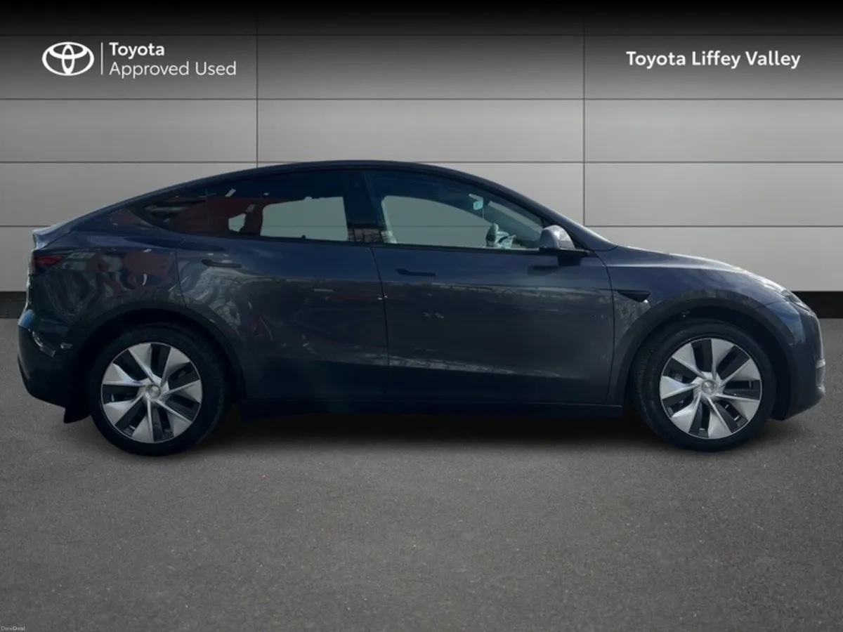 Tesla Model Y LONG RANGE AWD - Image 3