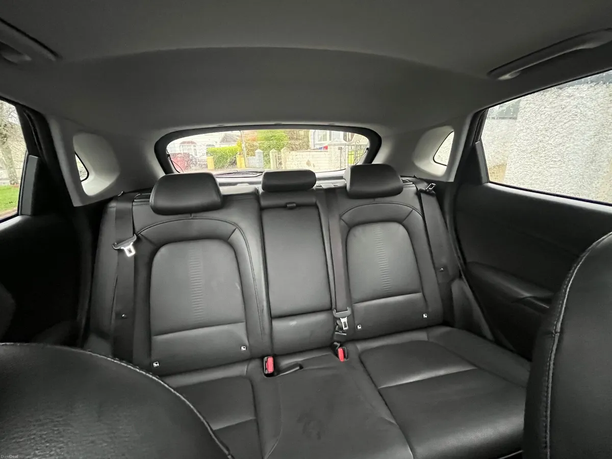 Hyundai KONA 2023 - Image 4