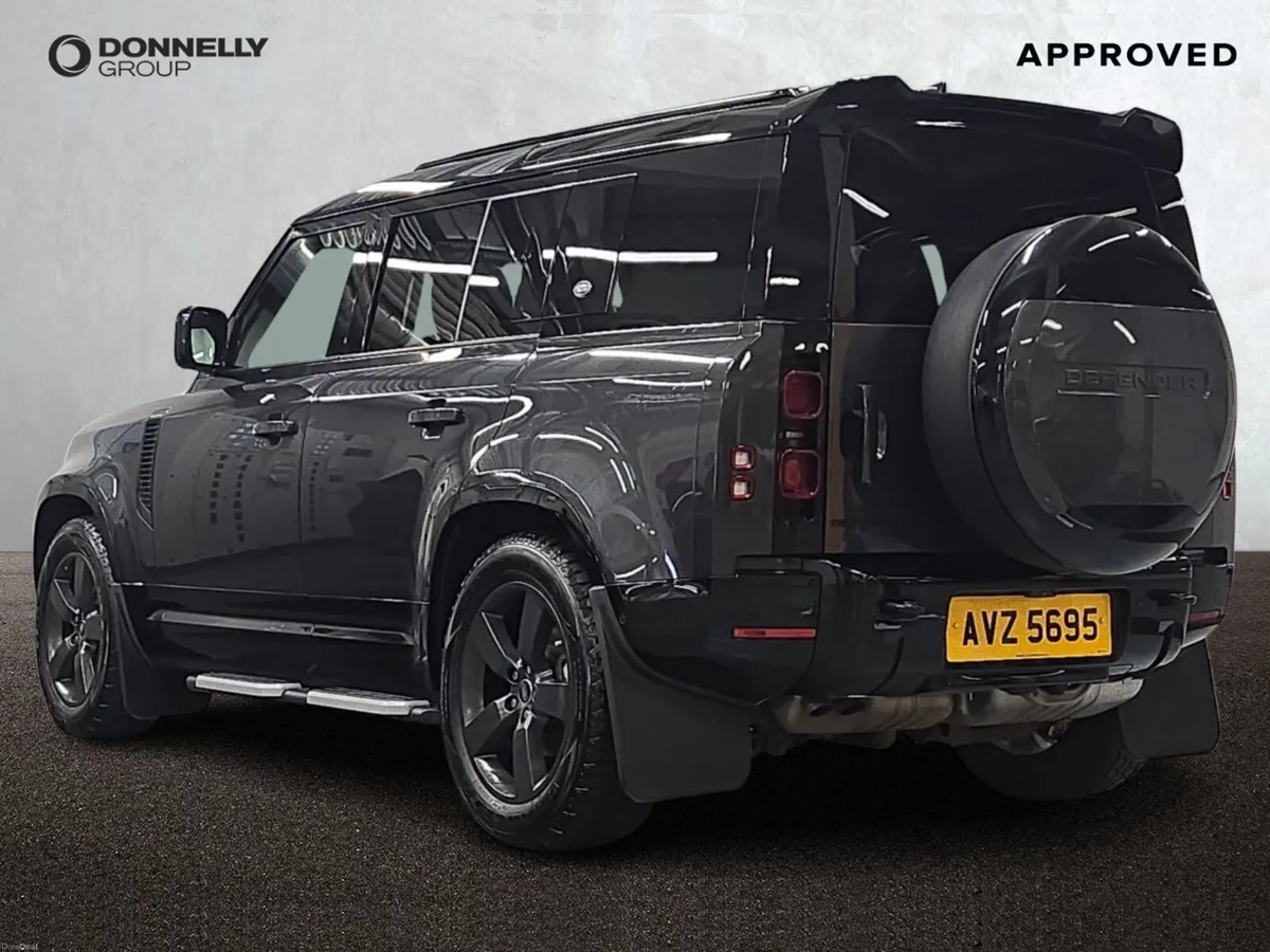 Land Rover Defender Diesel Estate X-Dynamic SE - Image 2