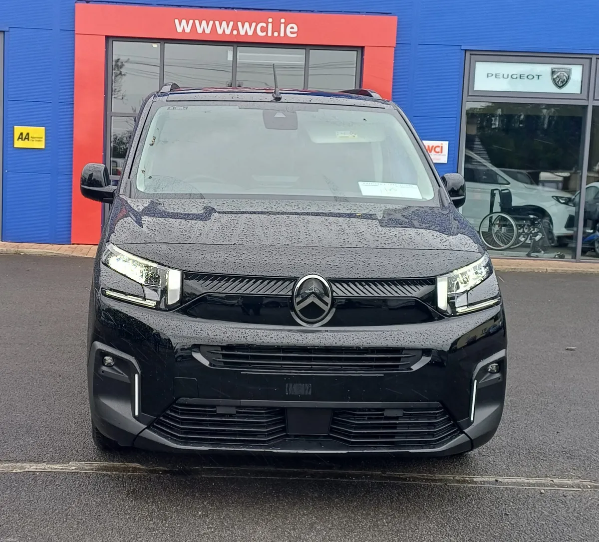 Wheelchair Taxi 7 seat auto Citroen Berlingo - Image 1