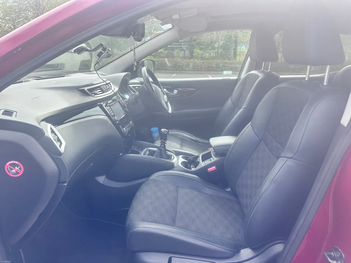 2015 Nissan Qashqai 1.2 DIG-T N-TEC - Image 3