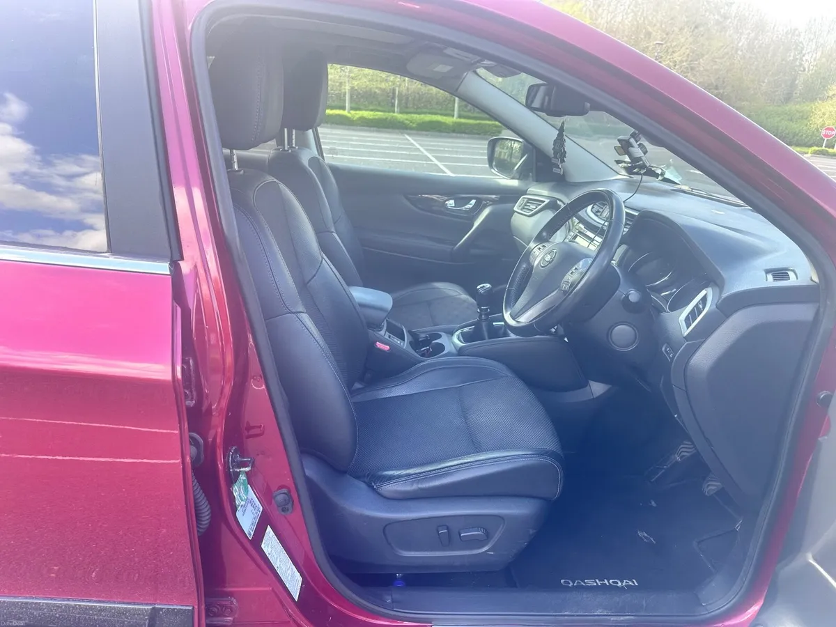 2015 Nissan Qashqai 1.2 DIG-T N-TEC - Image 6