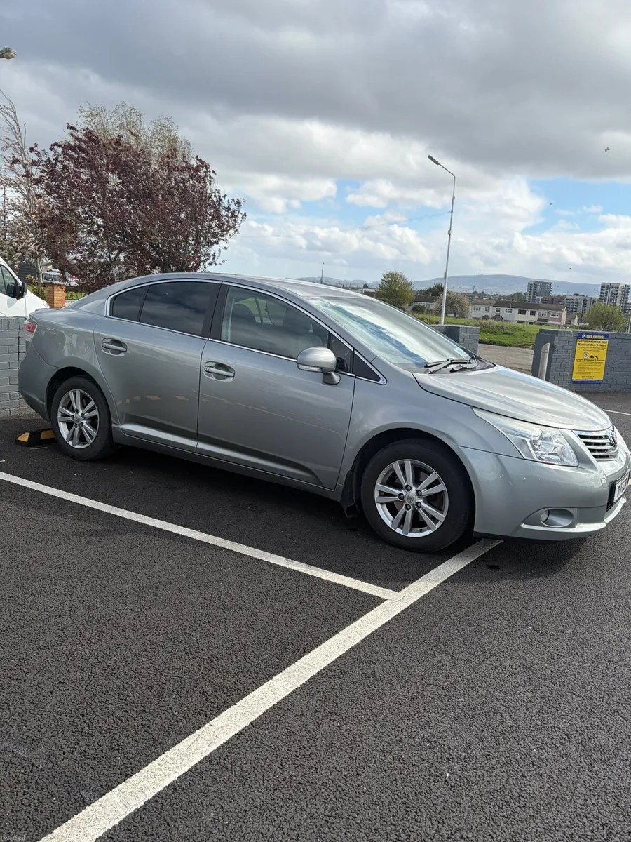 2011 TOYOTA AVENSIS 68k km - Image 2