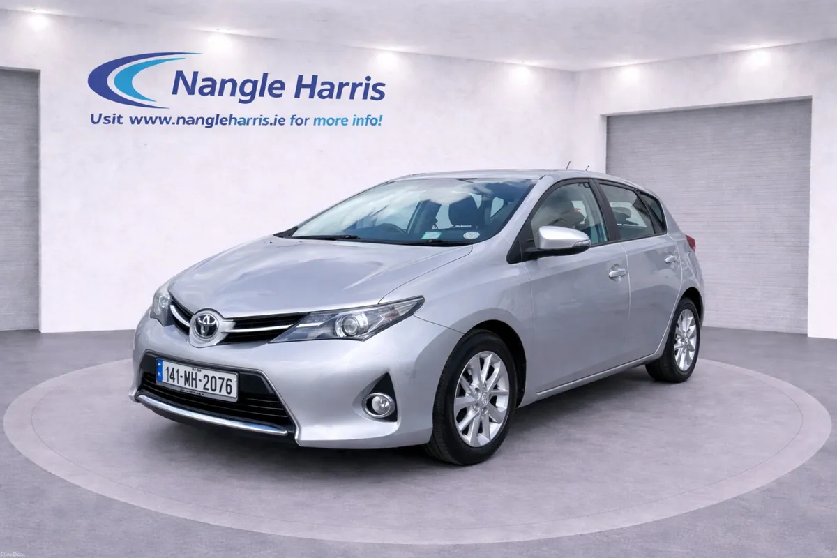 Toyota Auris 2014 - Image 1