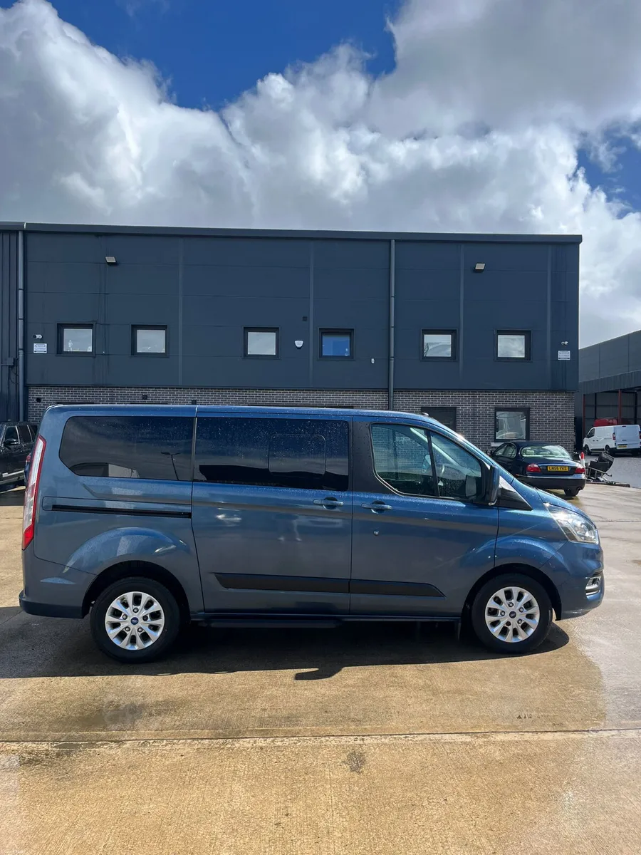 2018 Ford Tourneo Custom DisabledPassenger Vehicle - Image 3