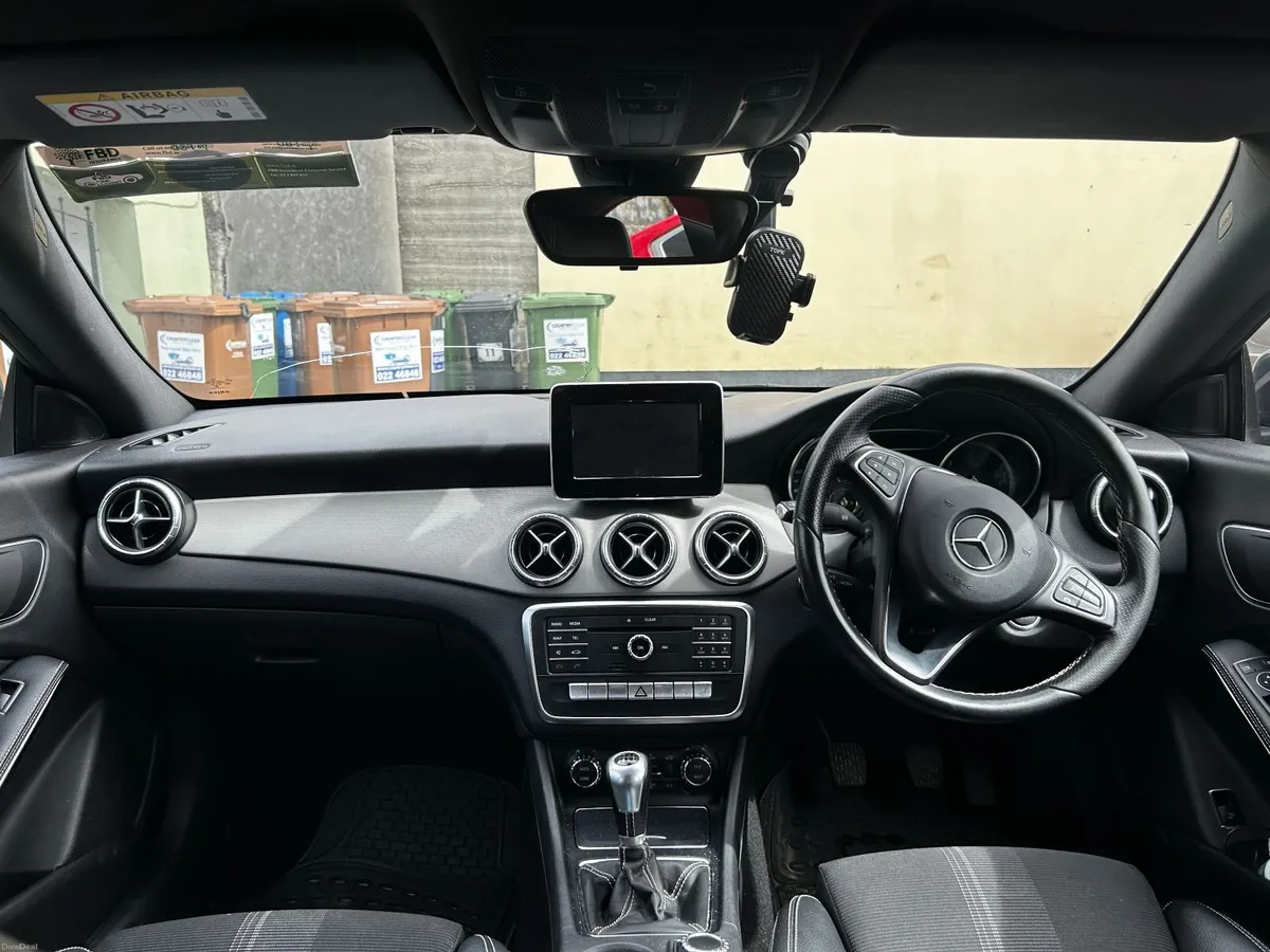 Mercedes-Benz CLA 2017 - Image 2