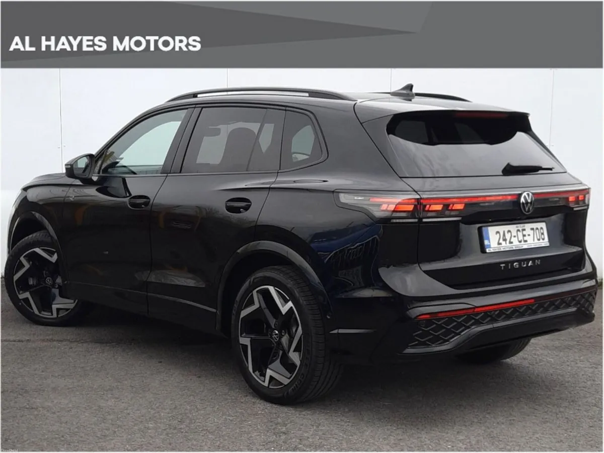 Volkswagen Tiguan **BLACK PACK**SUNROOF**AUTOMATIC - Image 3