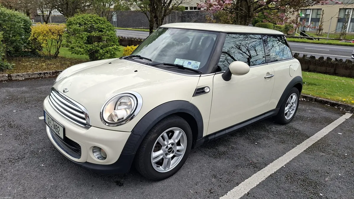 2012 mini one only 124 km - Image 1