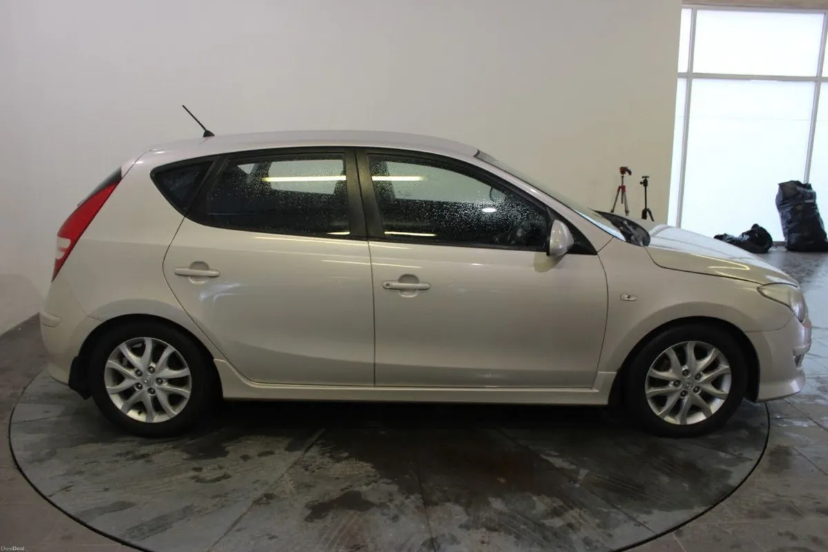 Hyundai i30 1.6 CRDi 90hp Deluxe Eco - TENDER 44 - - Image 4